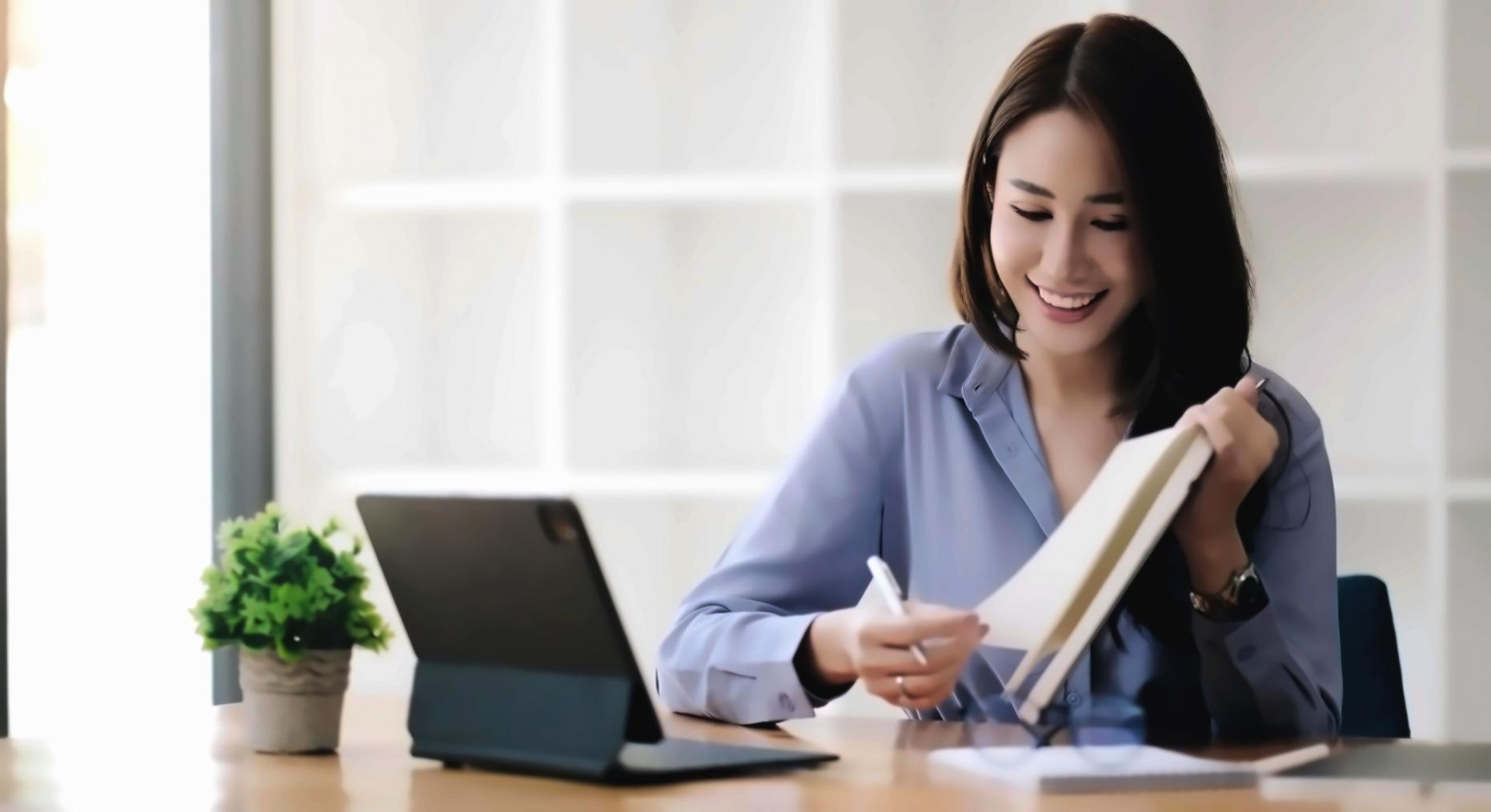 Beratungsgespräch mit Finanzunterlagen